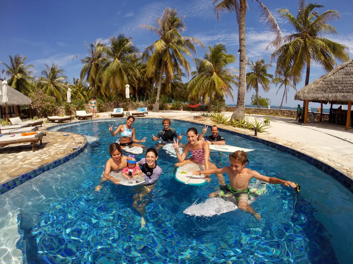 T-Land Resort Нембрала Экстерьер фото